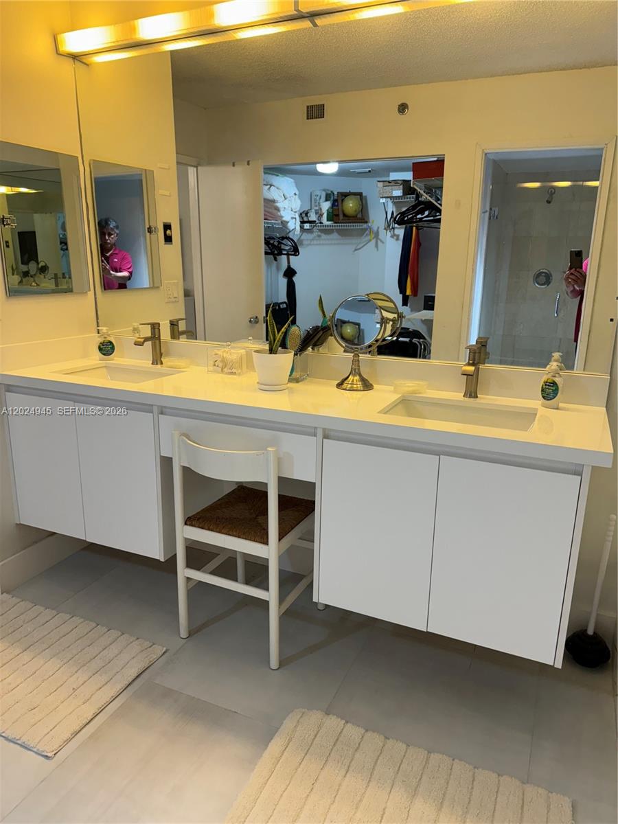 3600 Mystic Pointe Dr #208, Aventura FL 33180