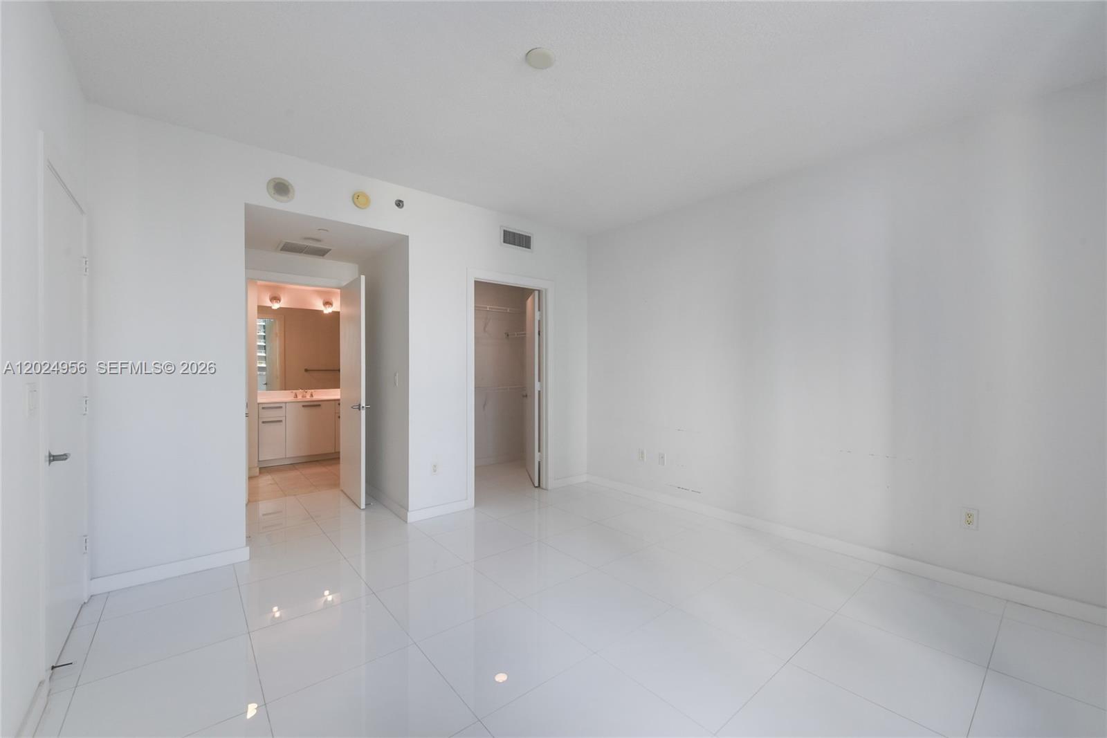 1060 Brickell Ave #1715, Miami FL 33131