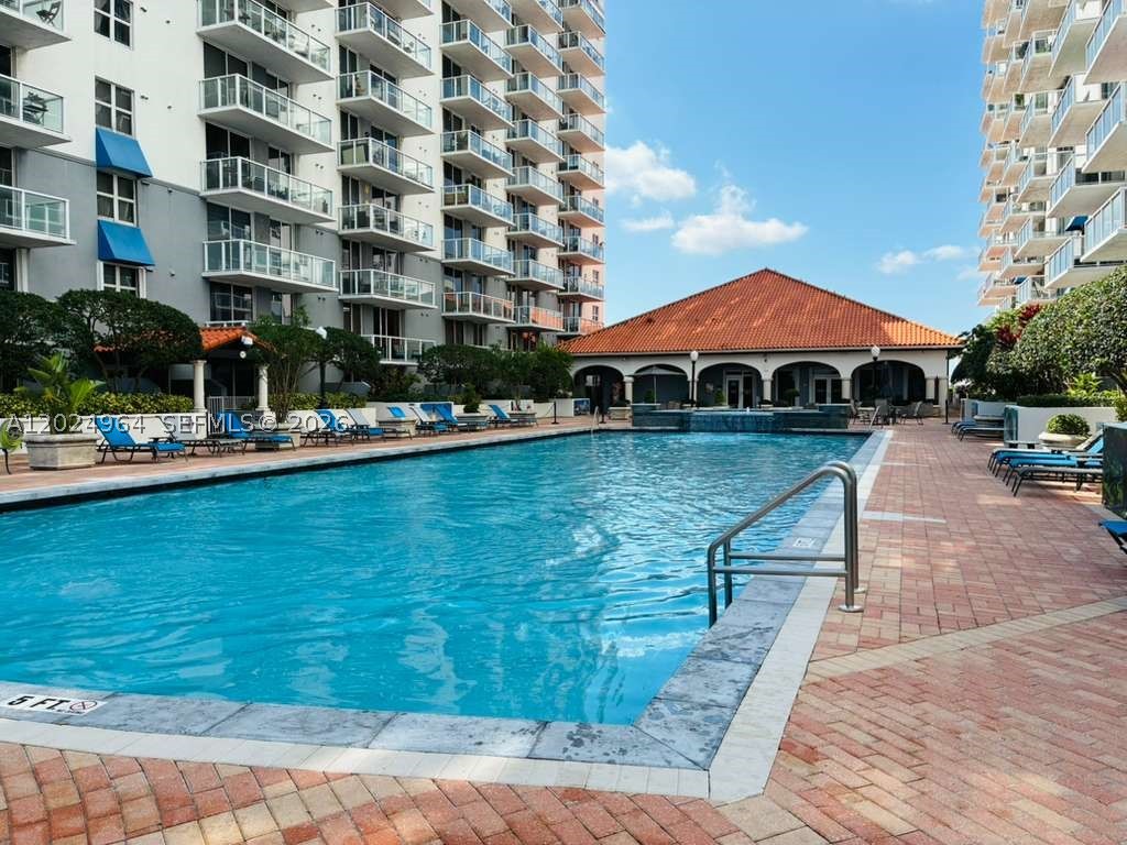 5085 NW 7th St #909, Miami FL 33126