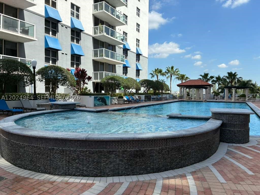5085 NW 7th St #909, Miami FL 33126