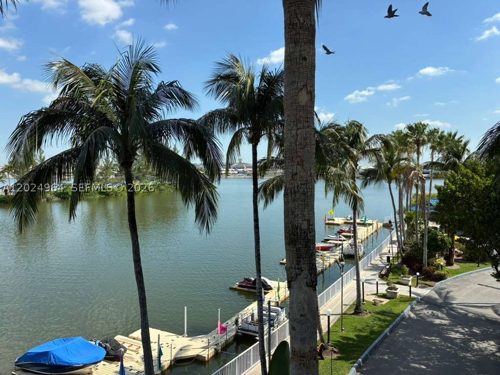 5085 NW 7th St #909, Miami FL 33126