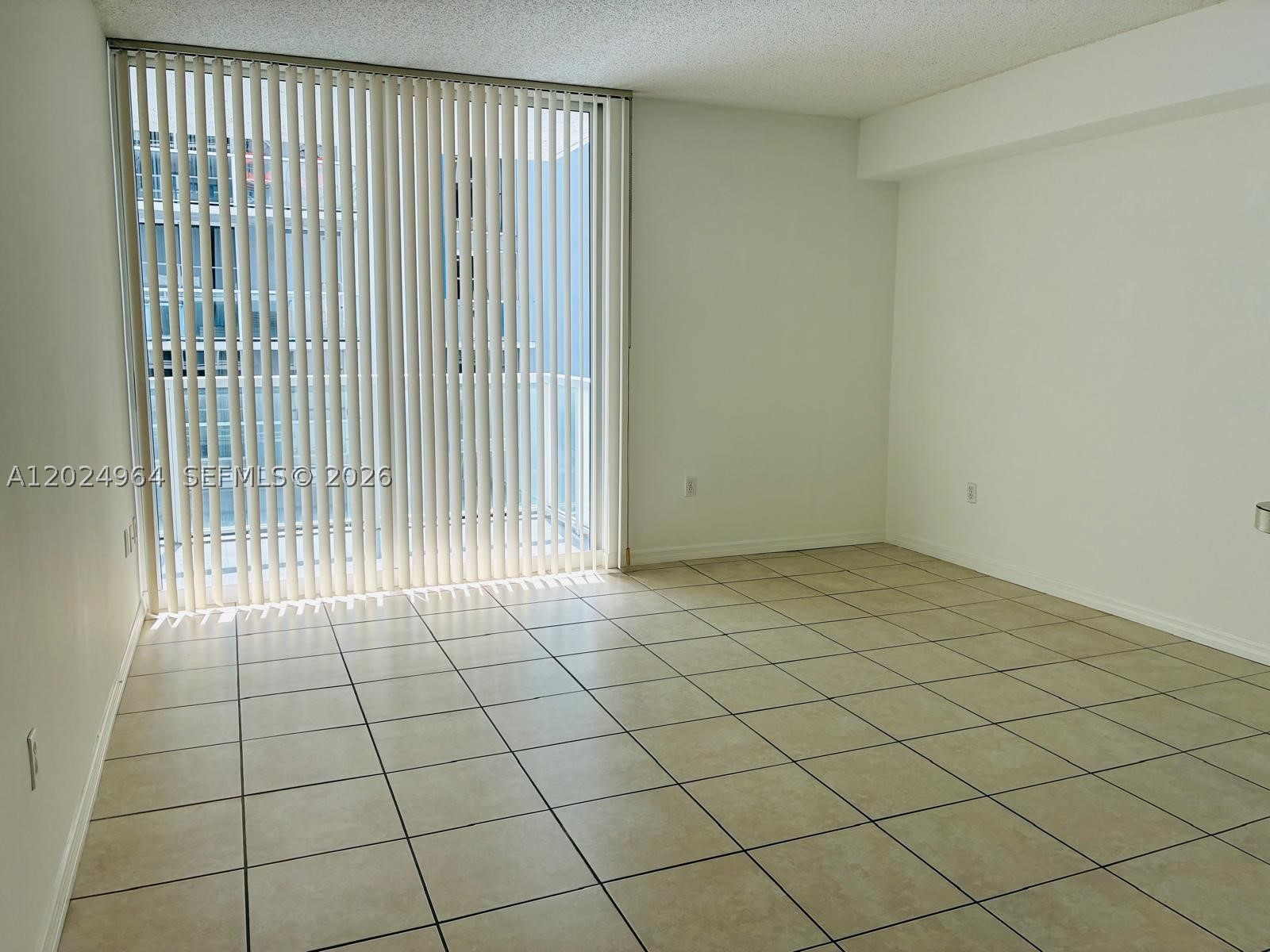 5085 NW 7th St #909, Miami FL 33126