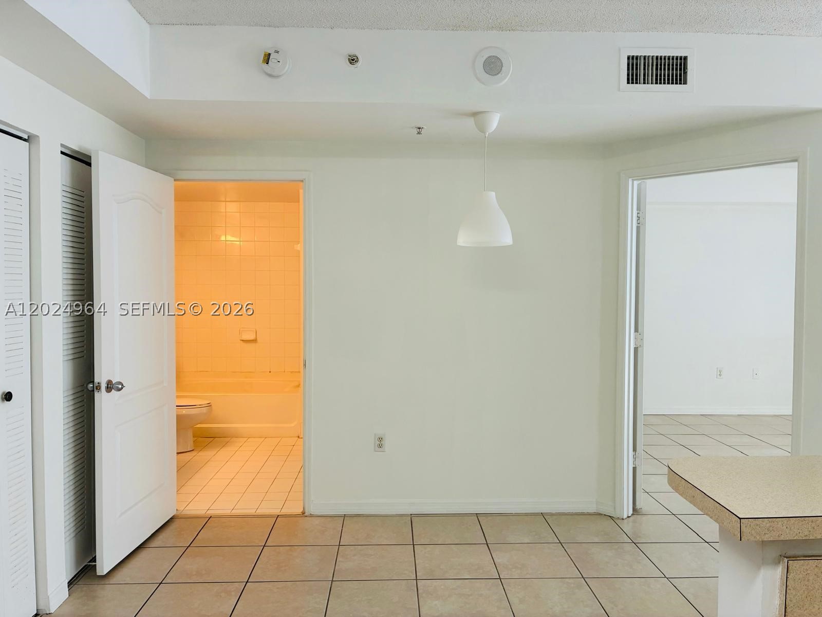 5085 NW 7th St #909, Miami FL 33126