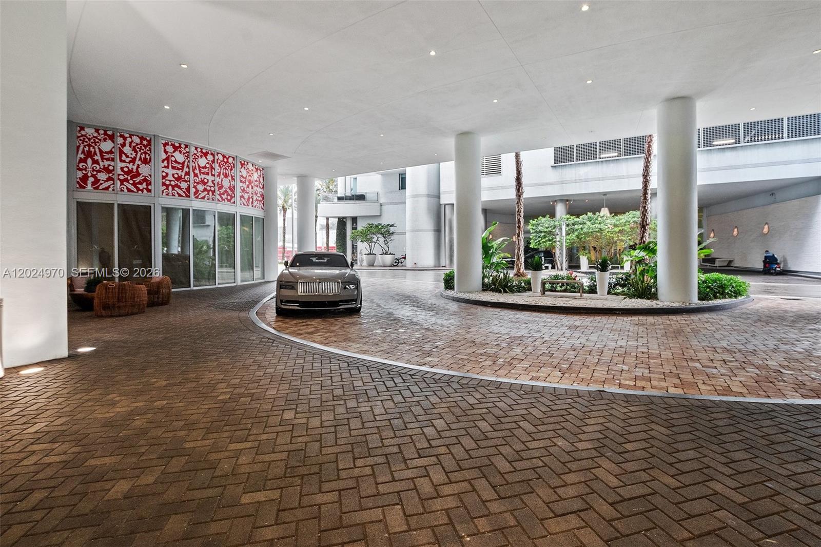 90 SW 3rd St #3810, Miami FL 33130