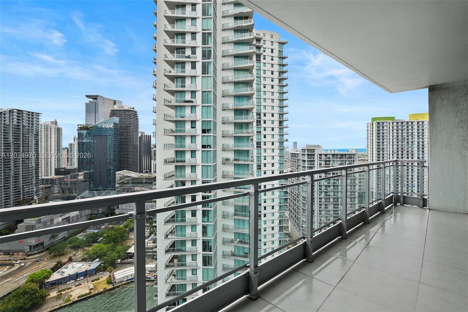 90 SW 3rd St #3810, Miami FL 33130