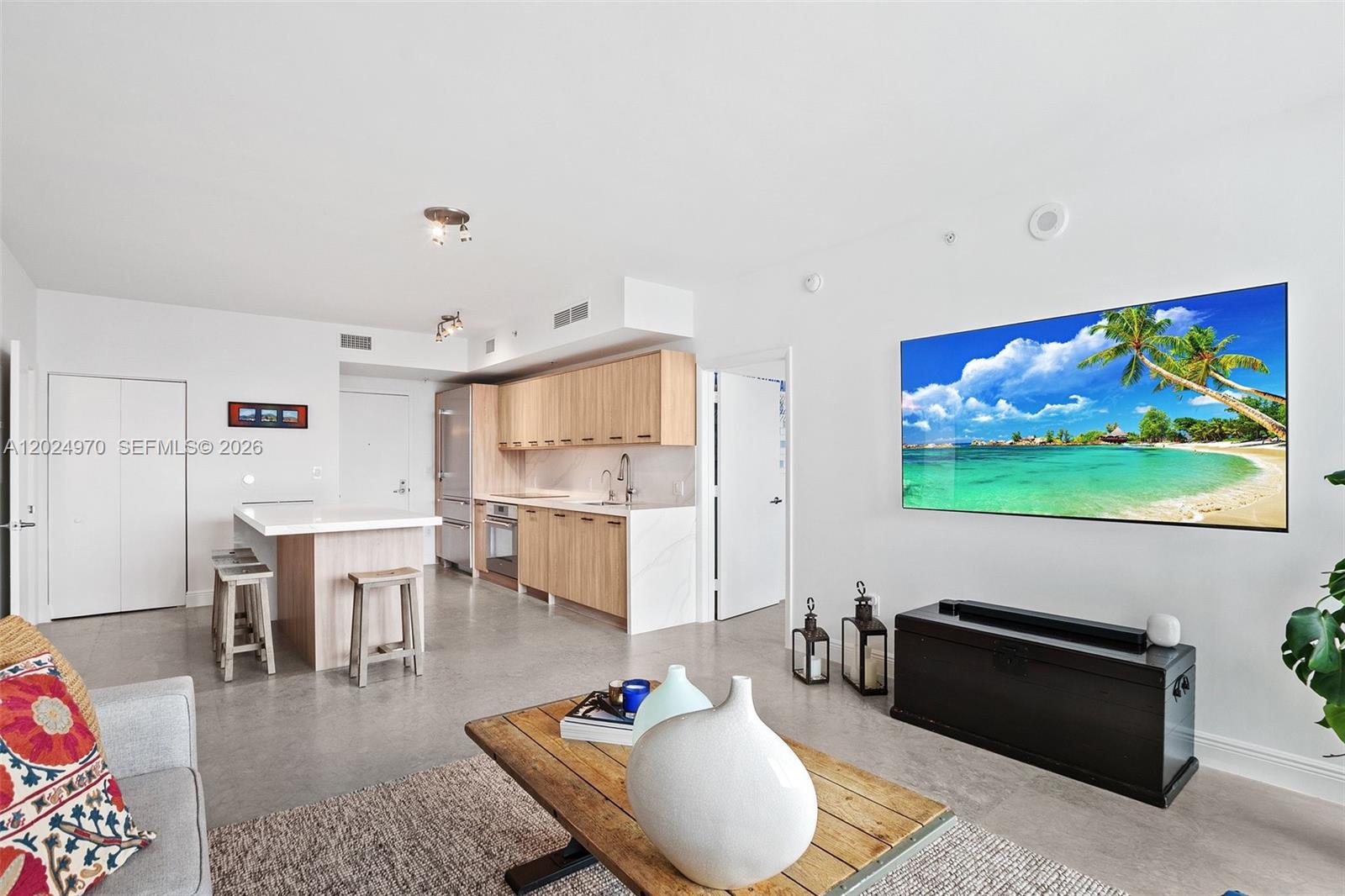 90 SW 3rd St #3810, Miami FL 33130