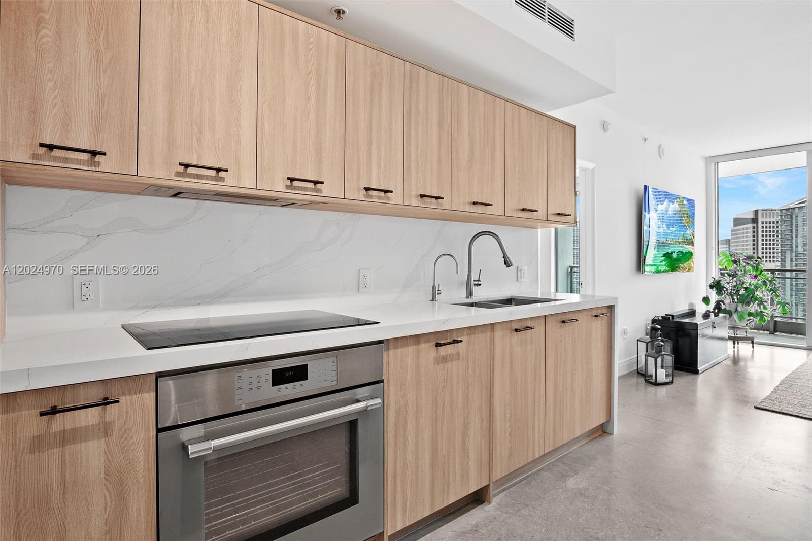 90 SW 3rd St #3810, Miami FL 33130
