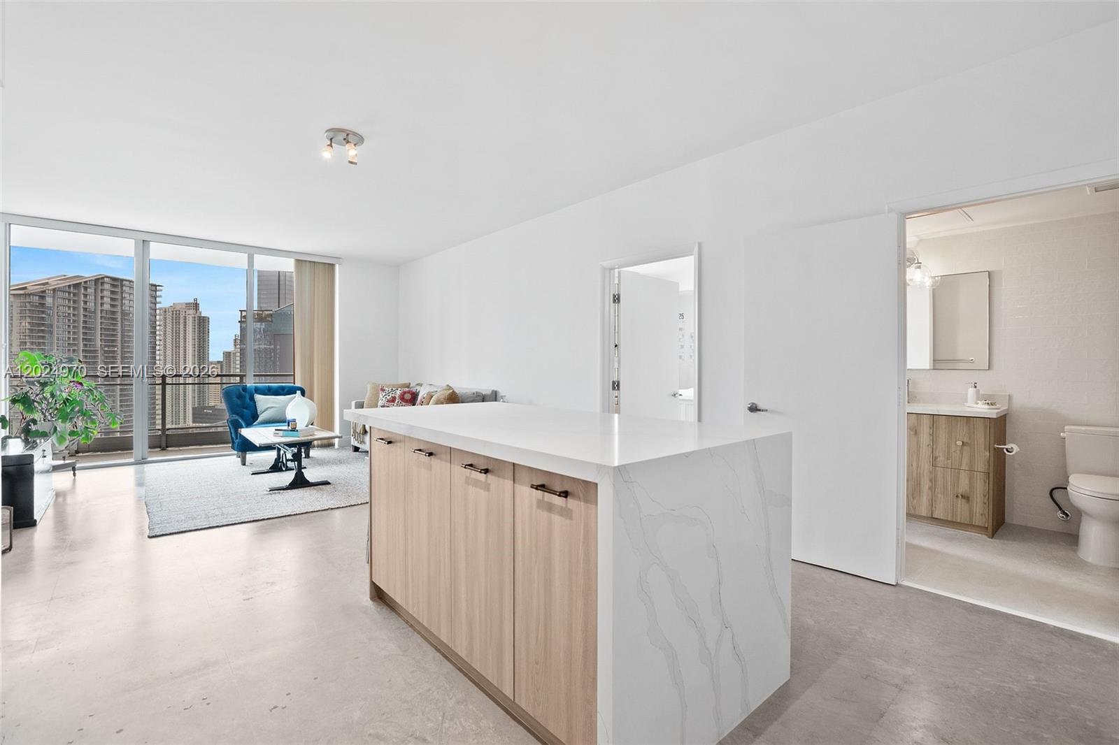 90 SW 3rd St #3810, Miami FL 33130