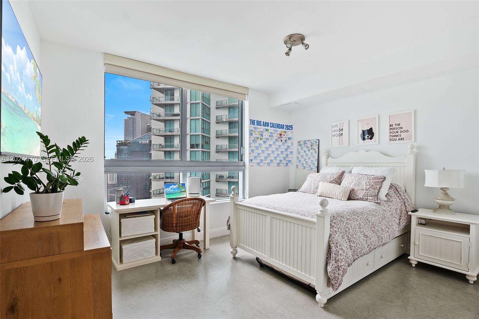 90 SW 3rd St #3810, Miami FL 33130