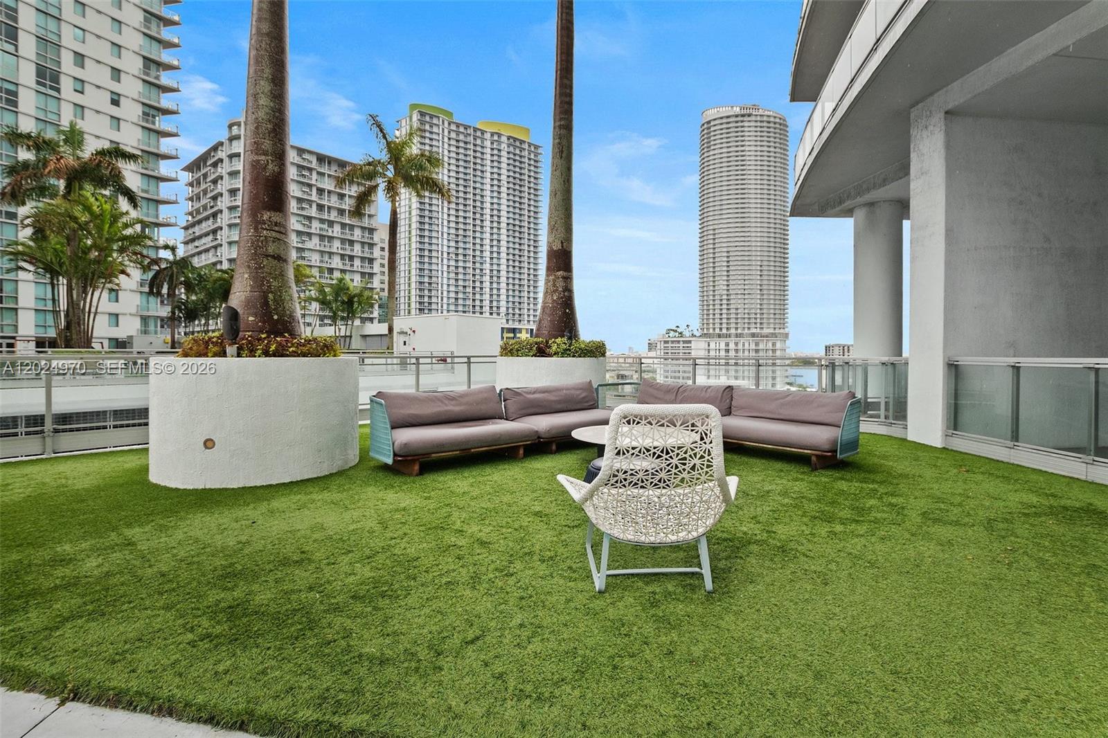 90 SW 3rd St #3810, Miami FL 33130