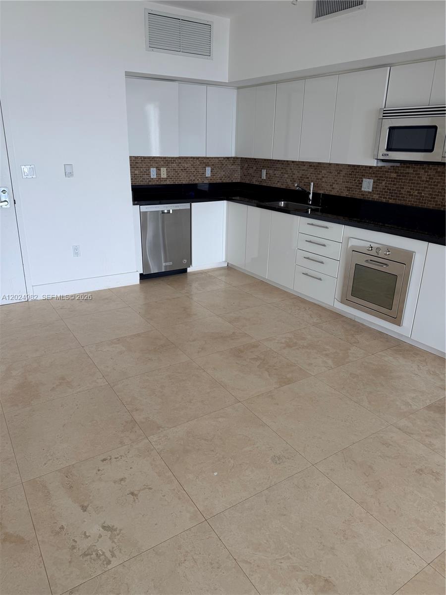 92 SW 3rd St #3909, Miami FL 33130