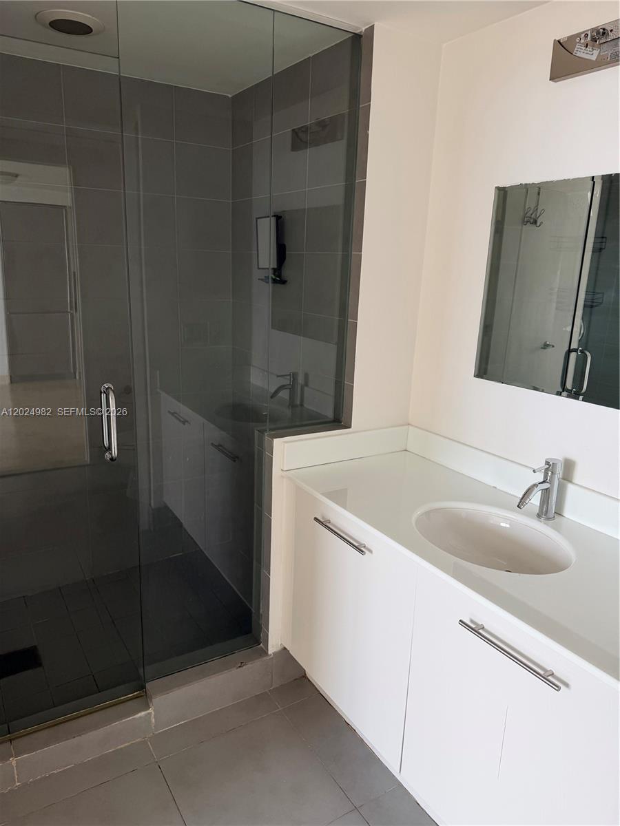 92 SW 3rd St #3909, Miami FL 33130