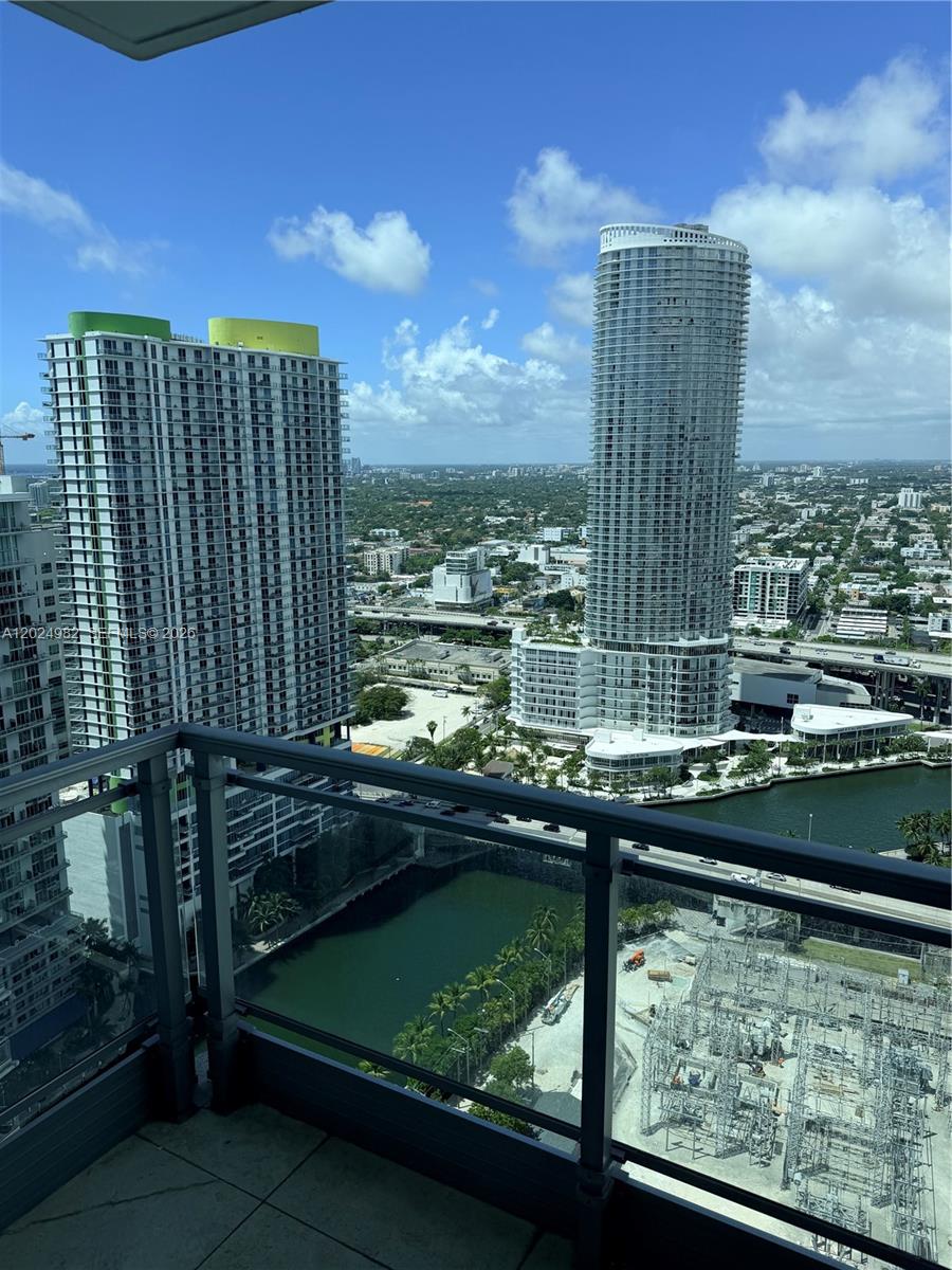 92 SW 3rd St #3909, Miami FL 33130