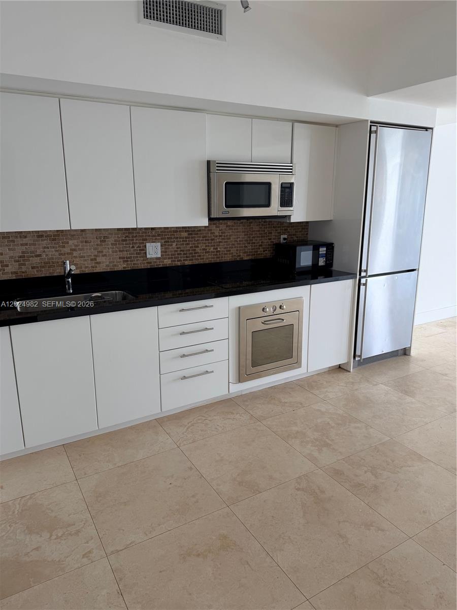 92 SW 3rd St #3909, Miami FL 33130