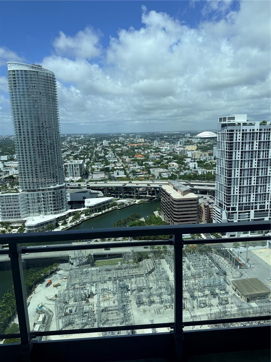 92 SW 3rd St #3909, Miami FL 33130
