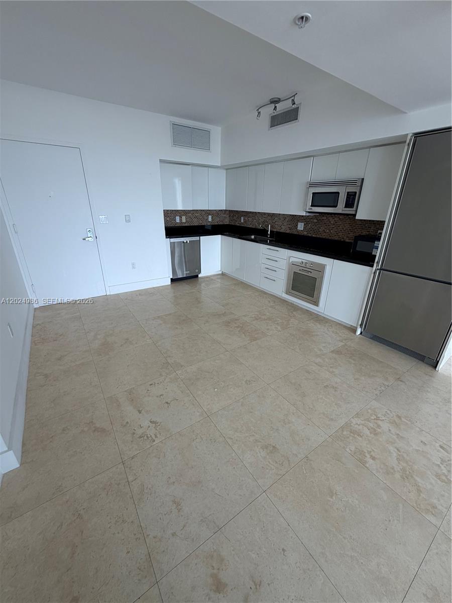 92 SW 3rd St #3909, Miami FL 33130