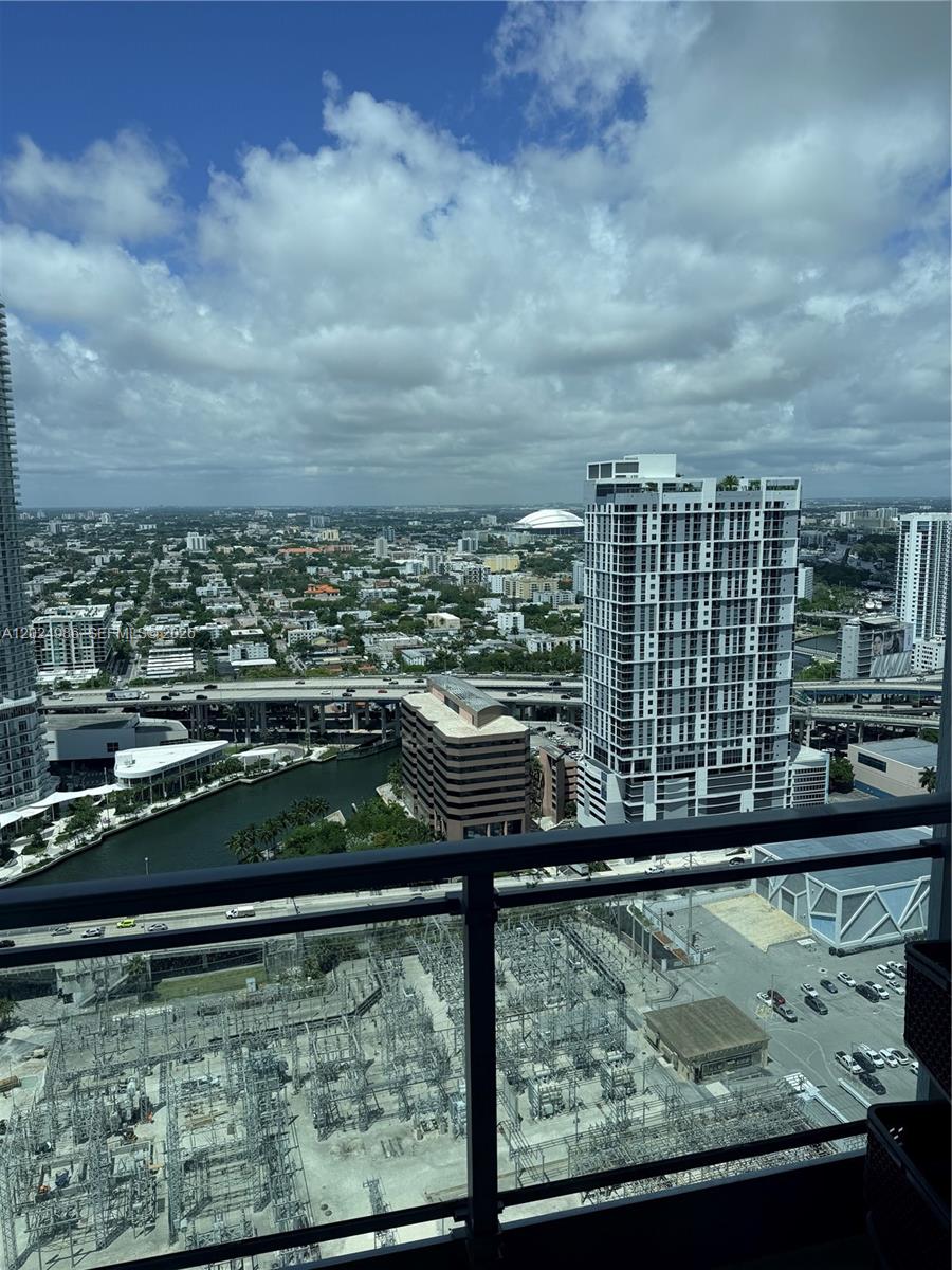 92 SW 3rd St #3909, Miami FL 33130