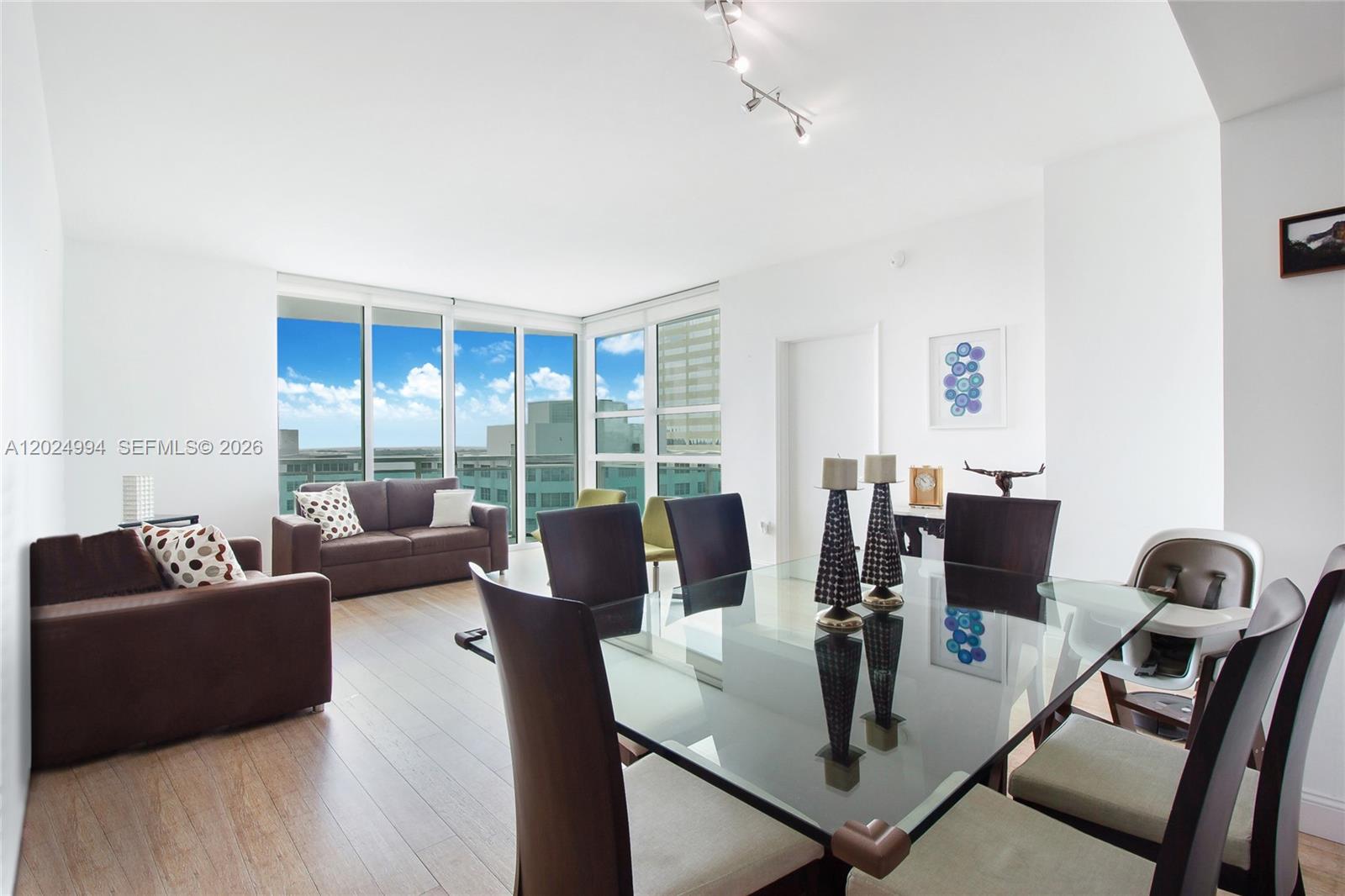950 Brickell Bay Dr #1911, Miami FL 33131