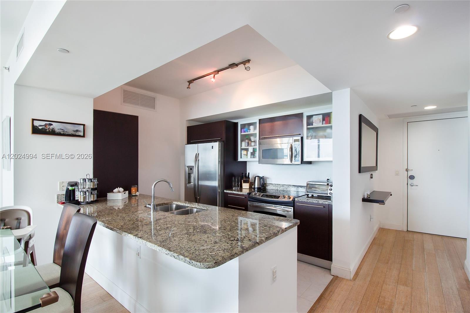 950 Brickell Bay Dr #1911, Miami FL 33131
