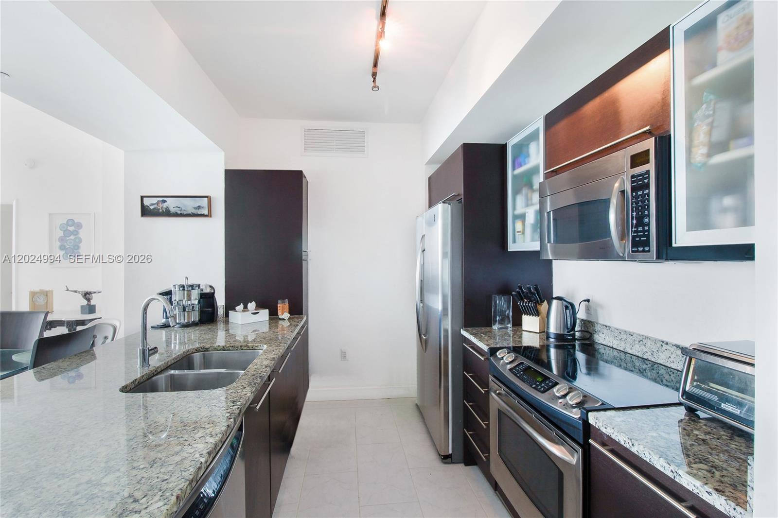 950 Brickell Bay Dr #1911, Miami FL 33131