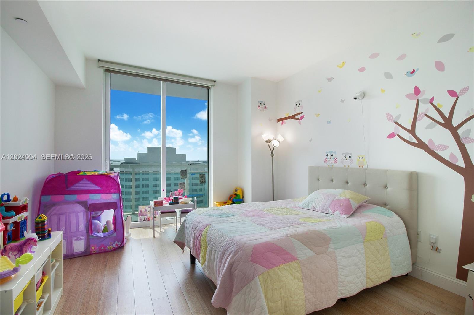 950 Brickell Bay Dr #1911, Miami FL 33131