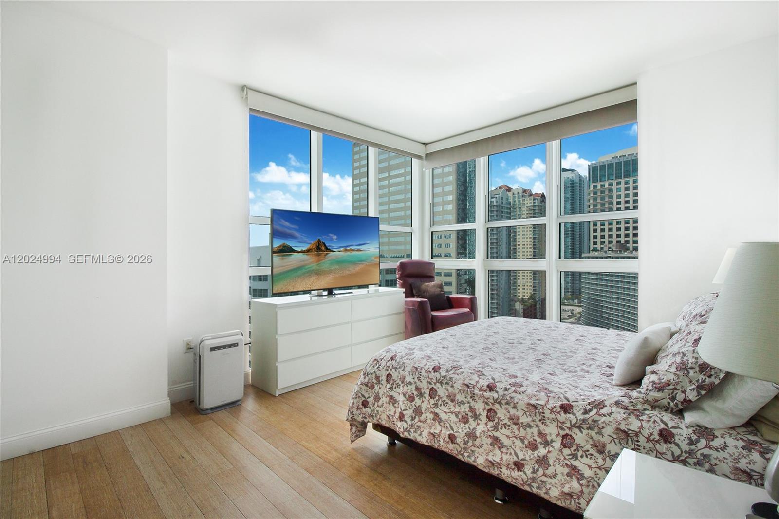 950 Brickell Bay Dr #1911, Miami FL 33131