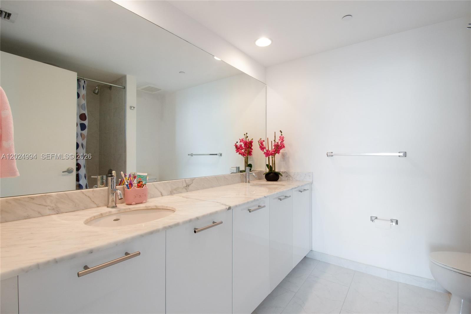 950 Brickell Bay Dr #1911, Miami FL 33131