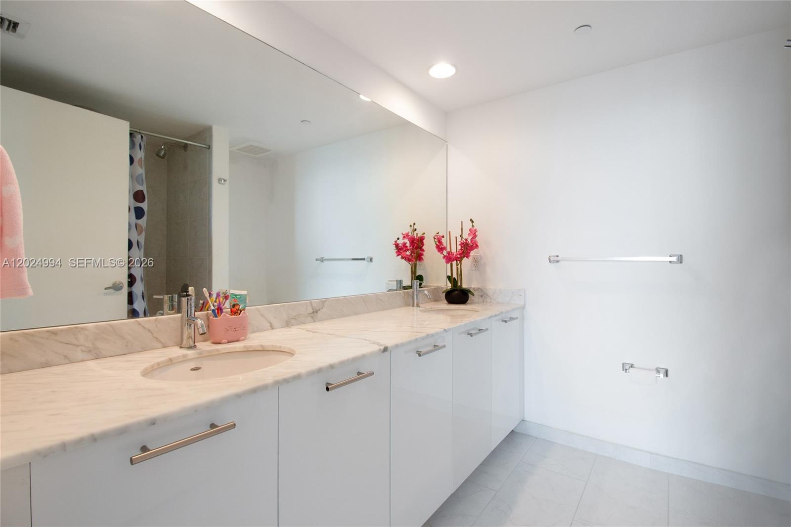 950 Brickell Bay Dr #1911, Miami FL 33131