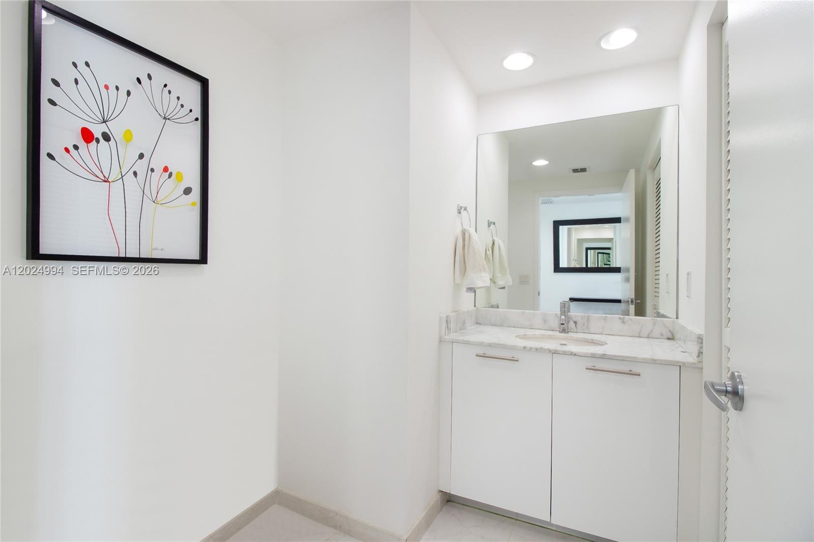 950 Brickell Bay Dr #1911, Miami FL 33131