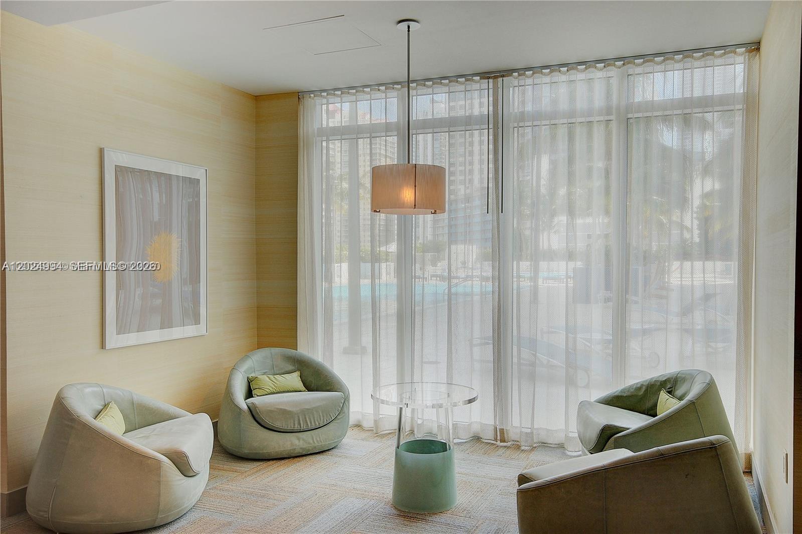 950 Brickell Bay Dr #1911, Miami FL 33131