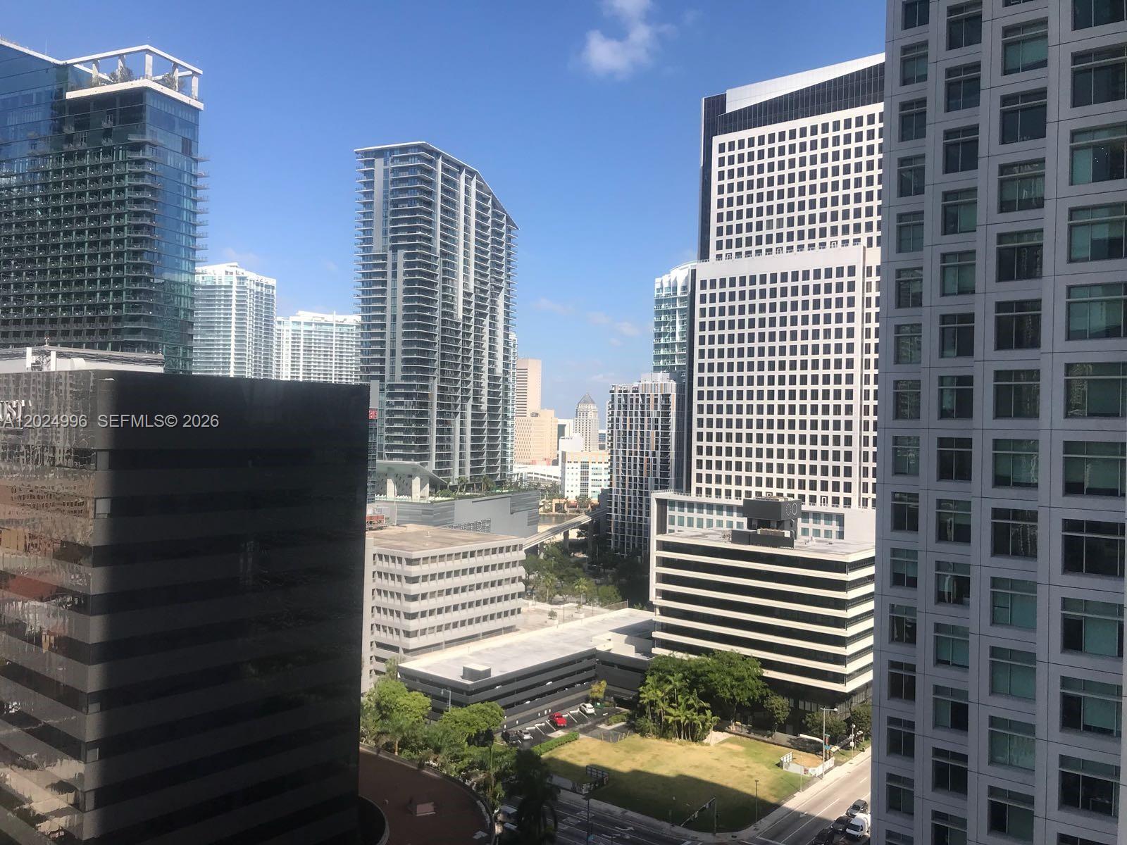 950 Brickell Bay Dr #2000, Miami FL 33131