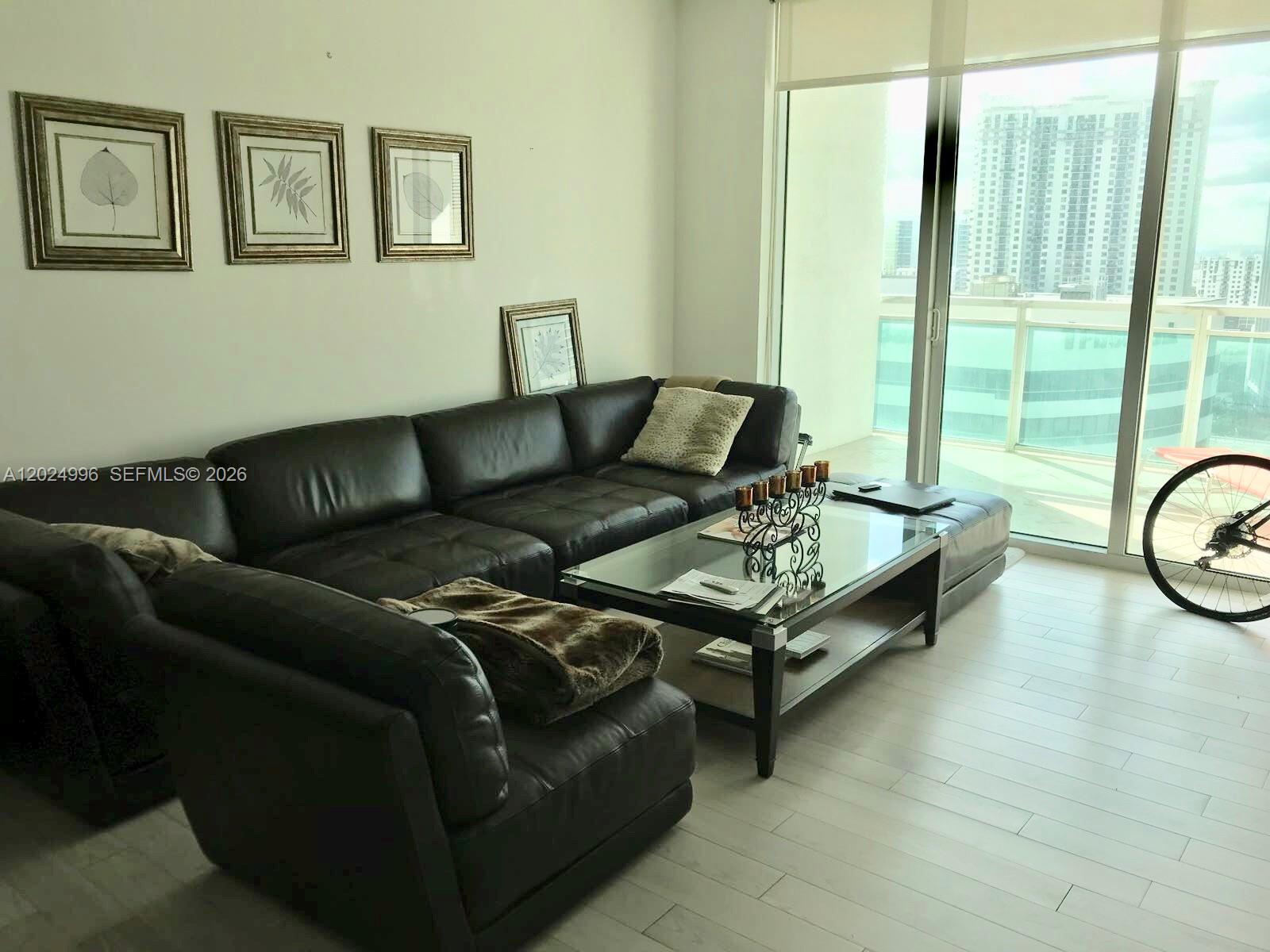 950 Brickell Bay Dr #2000, Miami FL 33131