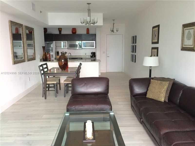 950 Brickell Bay Dr #2000, Miami FL 33131