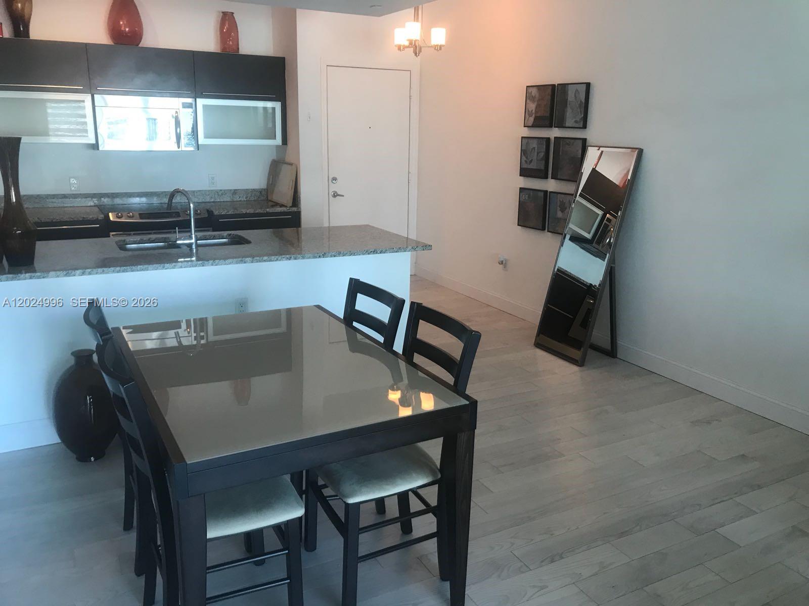 950 Brickell Bay Dr #2000, Miami FL 33131