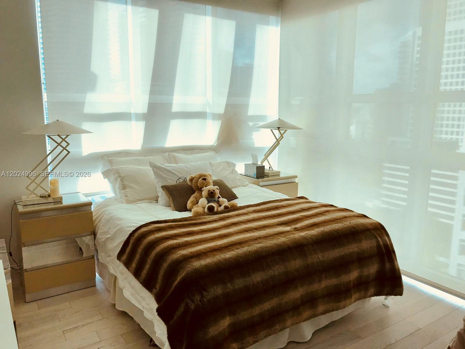 950 Brickell Bay Dr #2000, Miami FL 33131