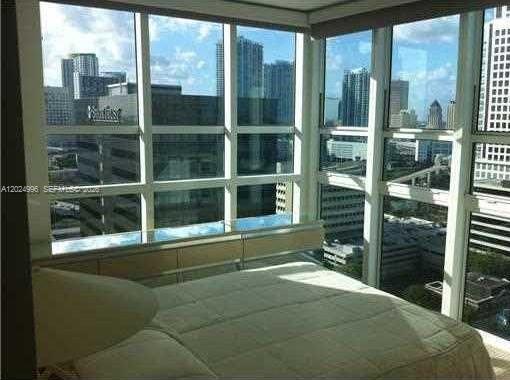 950 Brickell Bay Dr #2000, Miami FL 33131