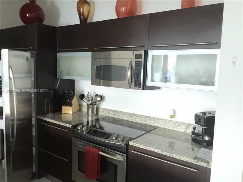 950 Brickell Bay Dr #2000, Miami FL 33131