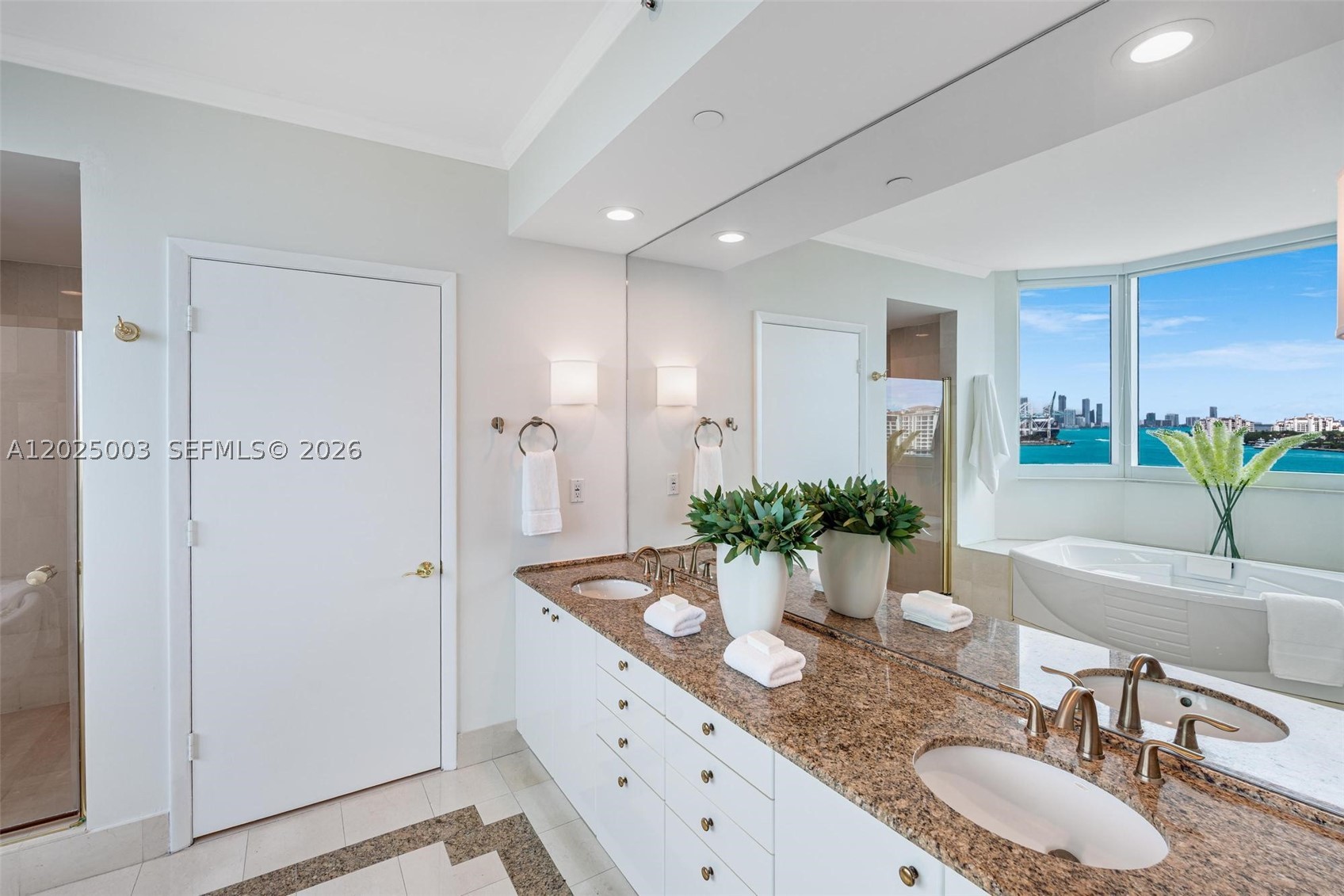 300 S Pointe Dr #1001, Miami Beach FL 33139