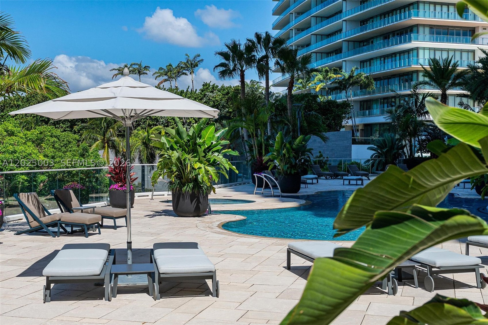 300 S Pointe Dr #1001, Miami Beach FL 33139