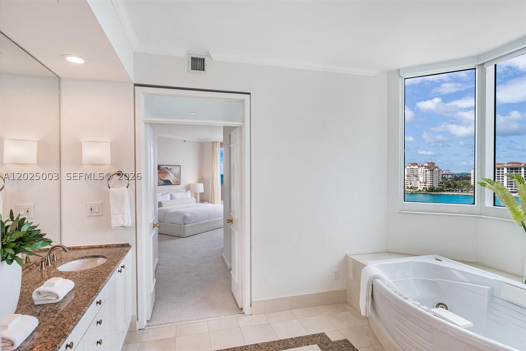 300 S Pointe Dr #1001, Miami Beach FL 33139