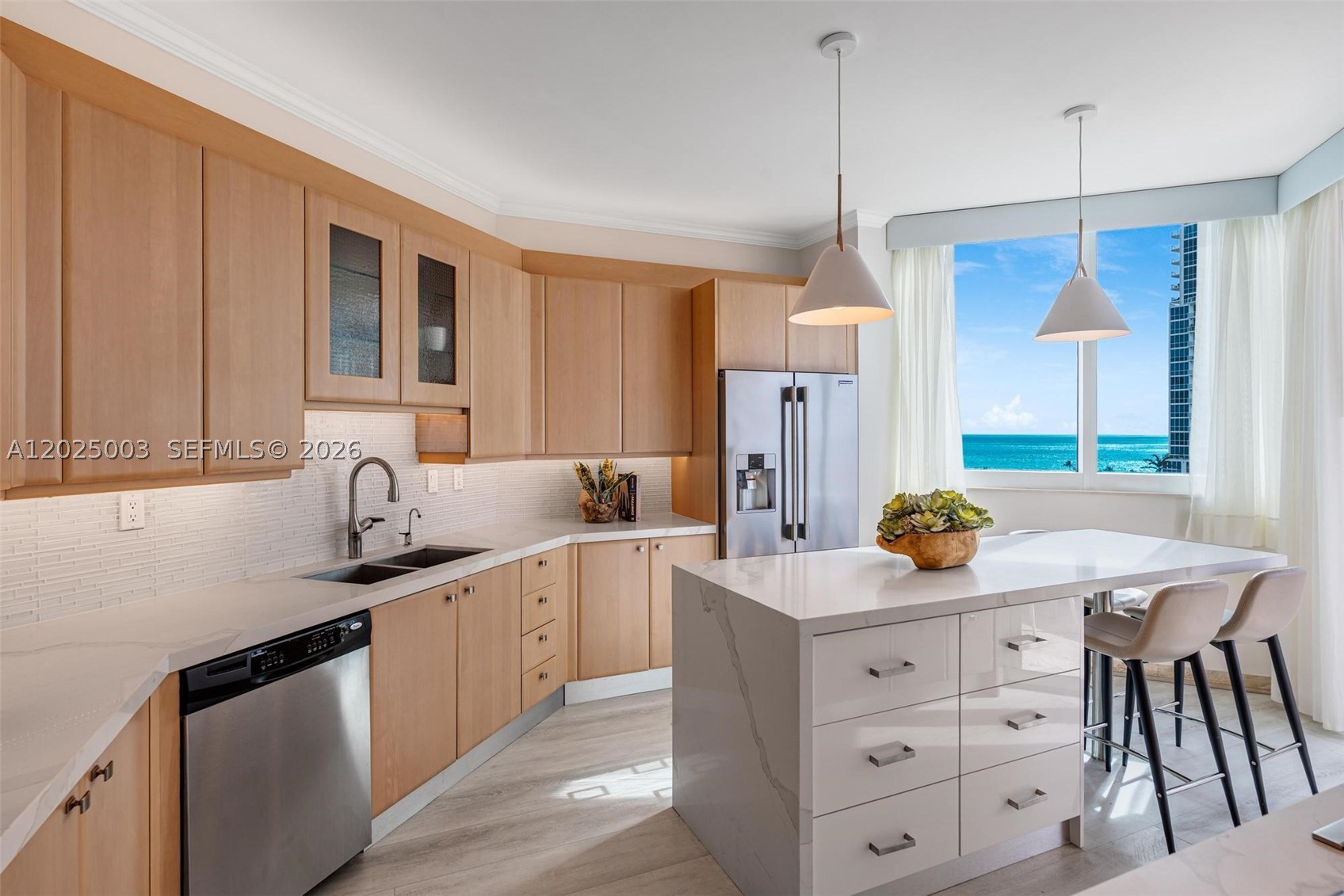 300 S Pointe Dr #1001, Miami Beach FL 33139