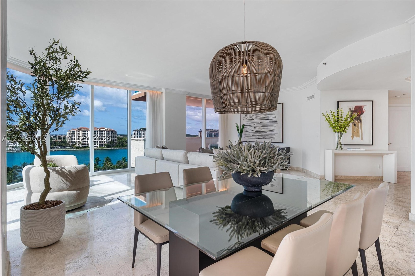 300 S Pointe Dr #1001, Miami Beach FL 33139