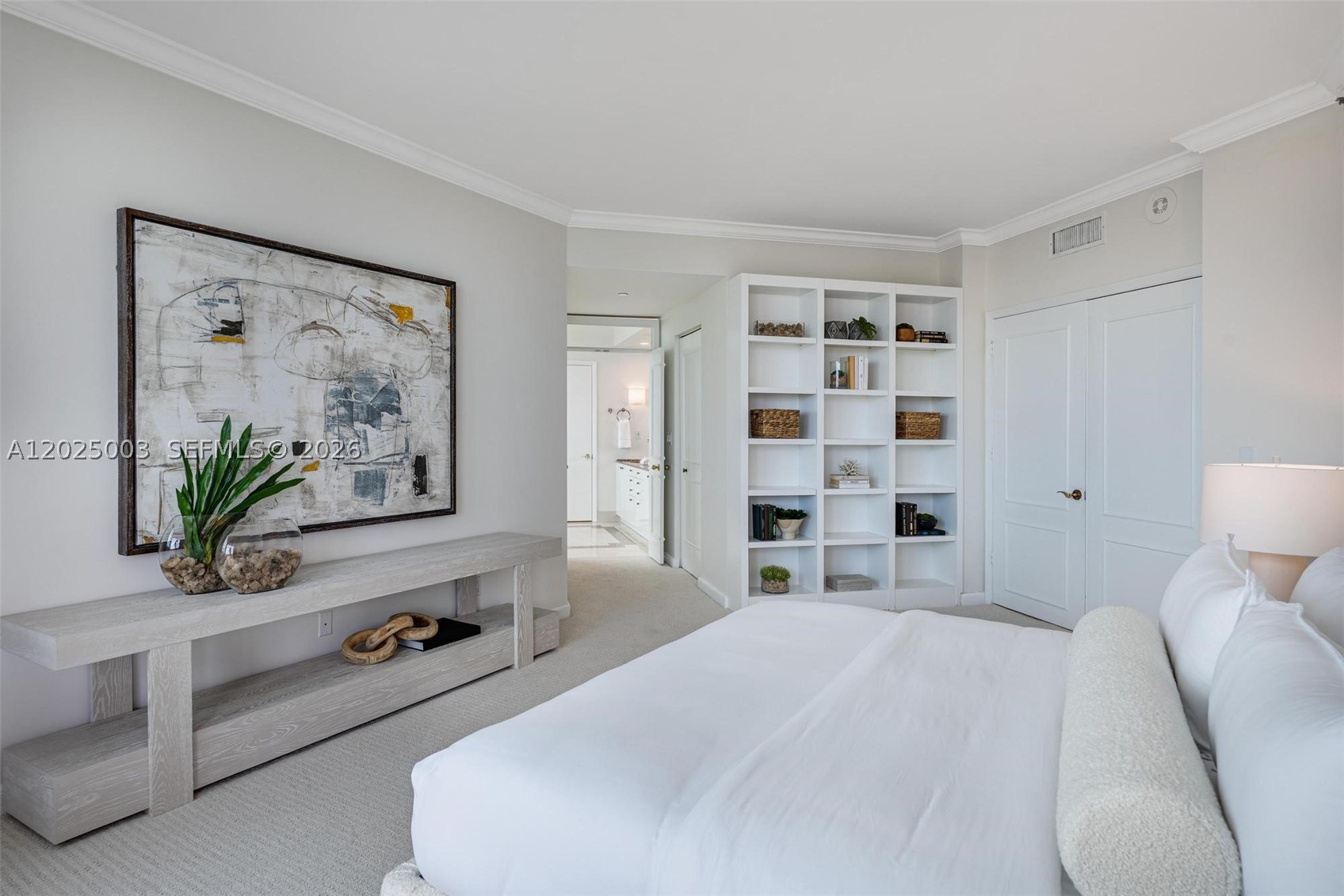 300 S Pointe Dr #1001, Miami Beach FL 33139
