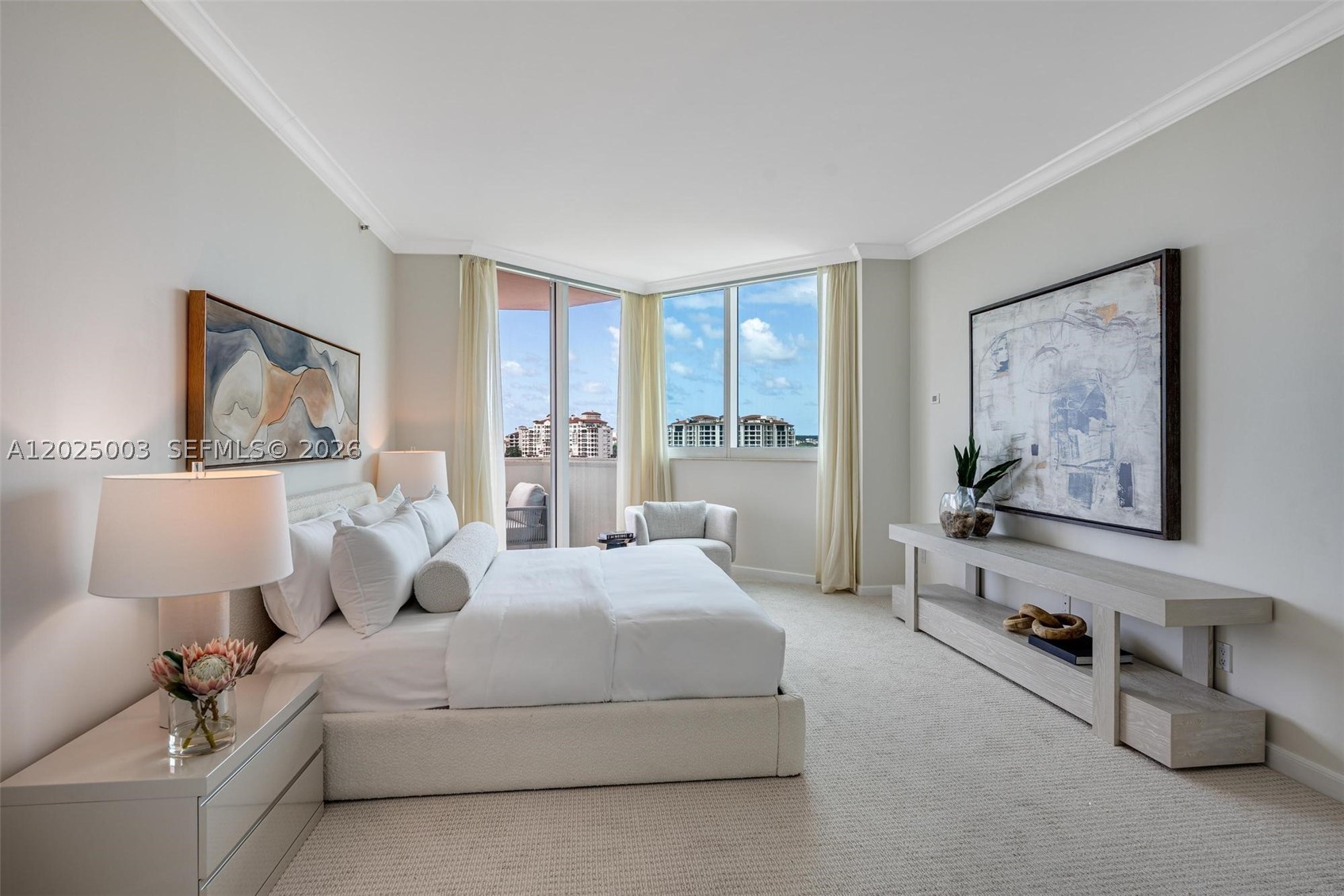 300 S Pointe Dr #1001, Miami Beach FL 33139