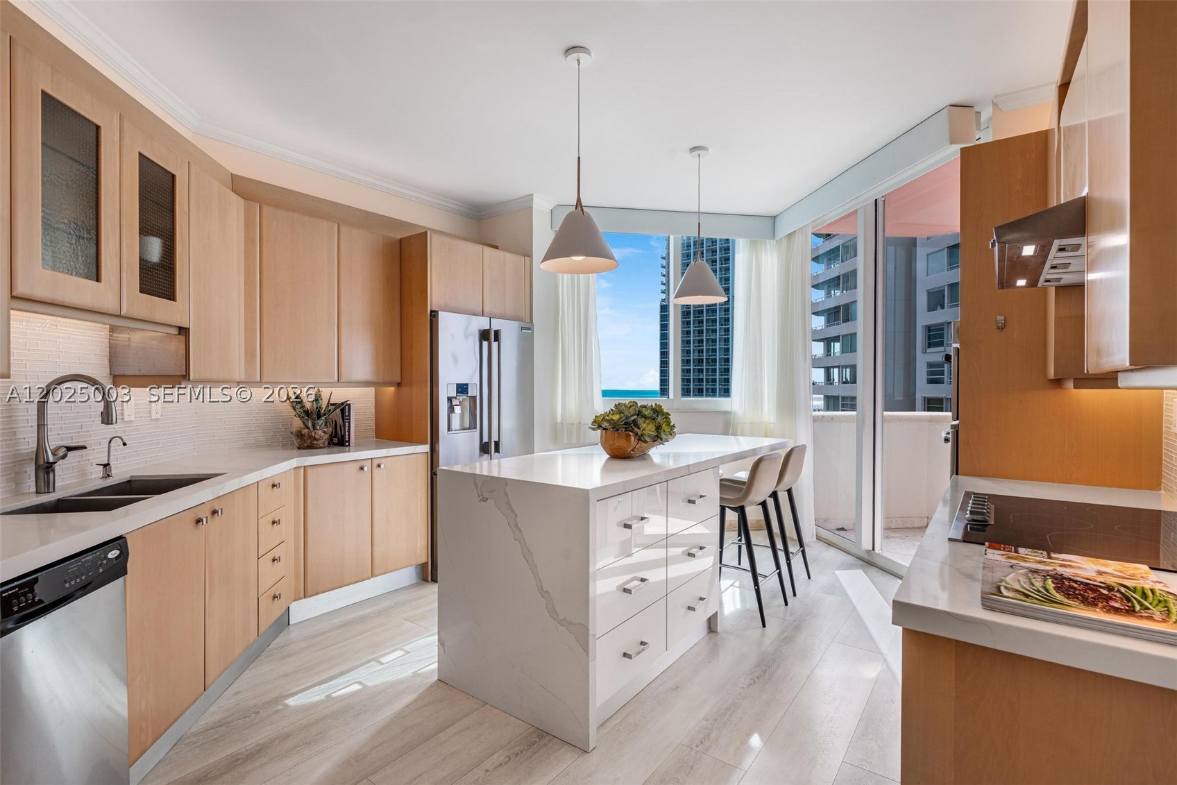 300 S Pointe Dr #1001, Miami Beach FL 33139