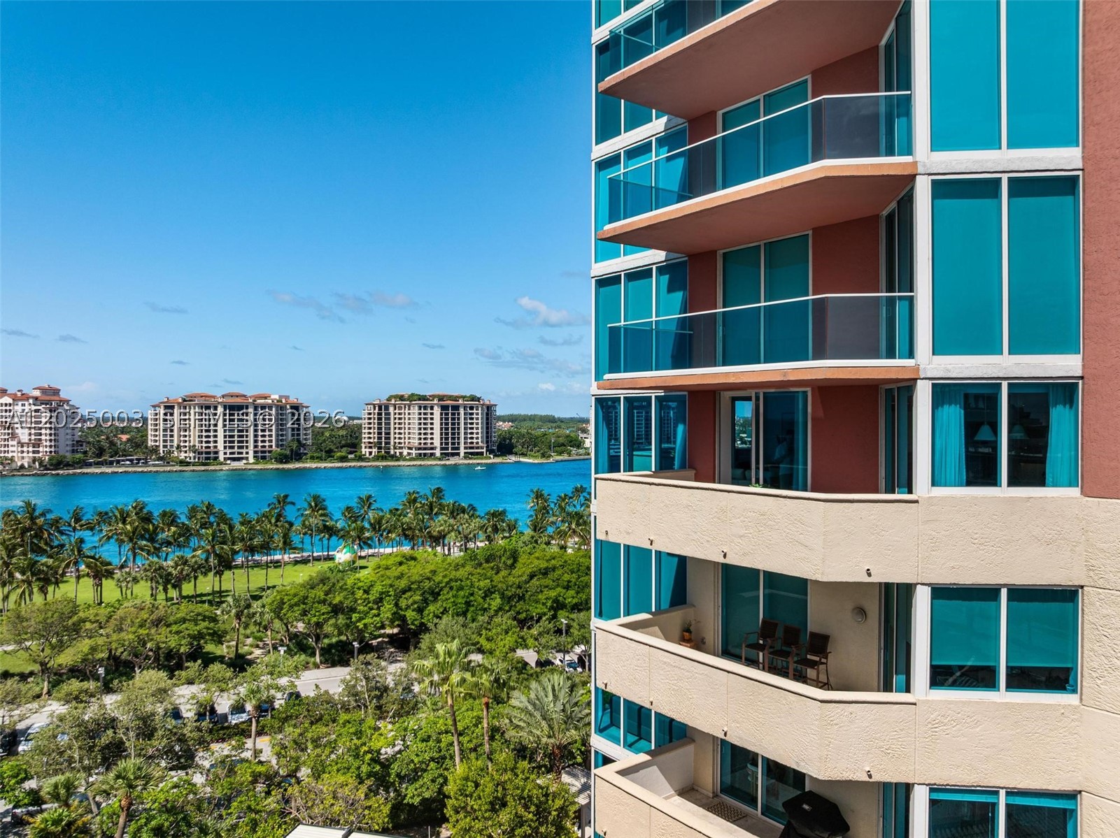 300 S Pointe Dr #1001, Miami Beach FL 33139