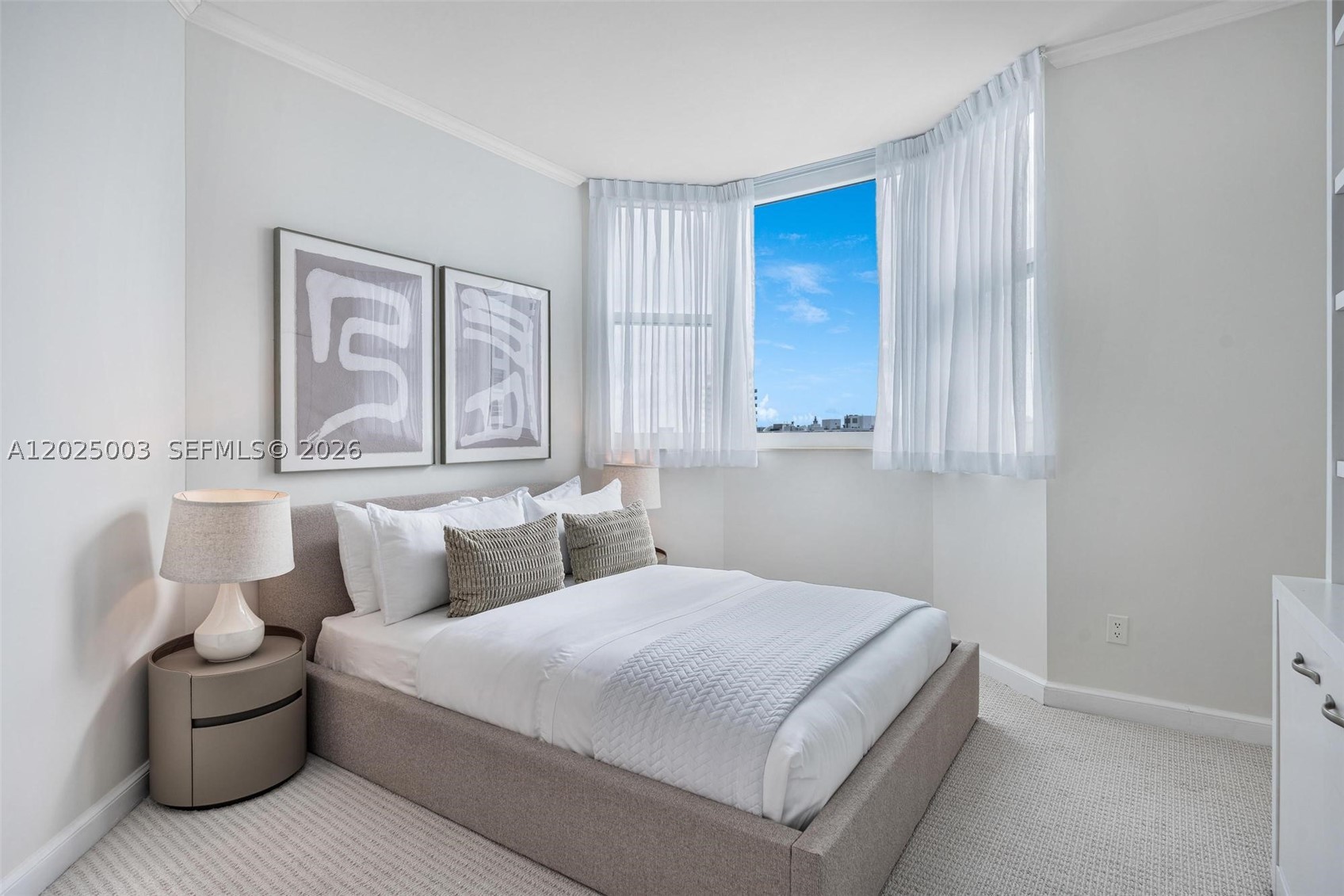 300 S Pointe Dr #1001, Miami Beach FL 33139