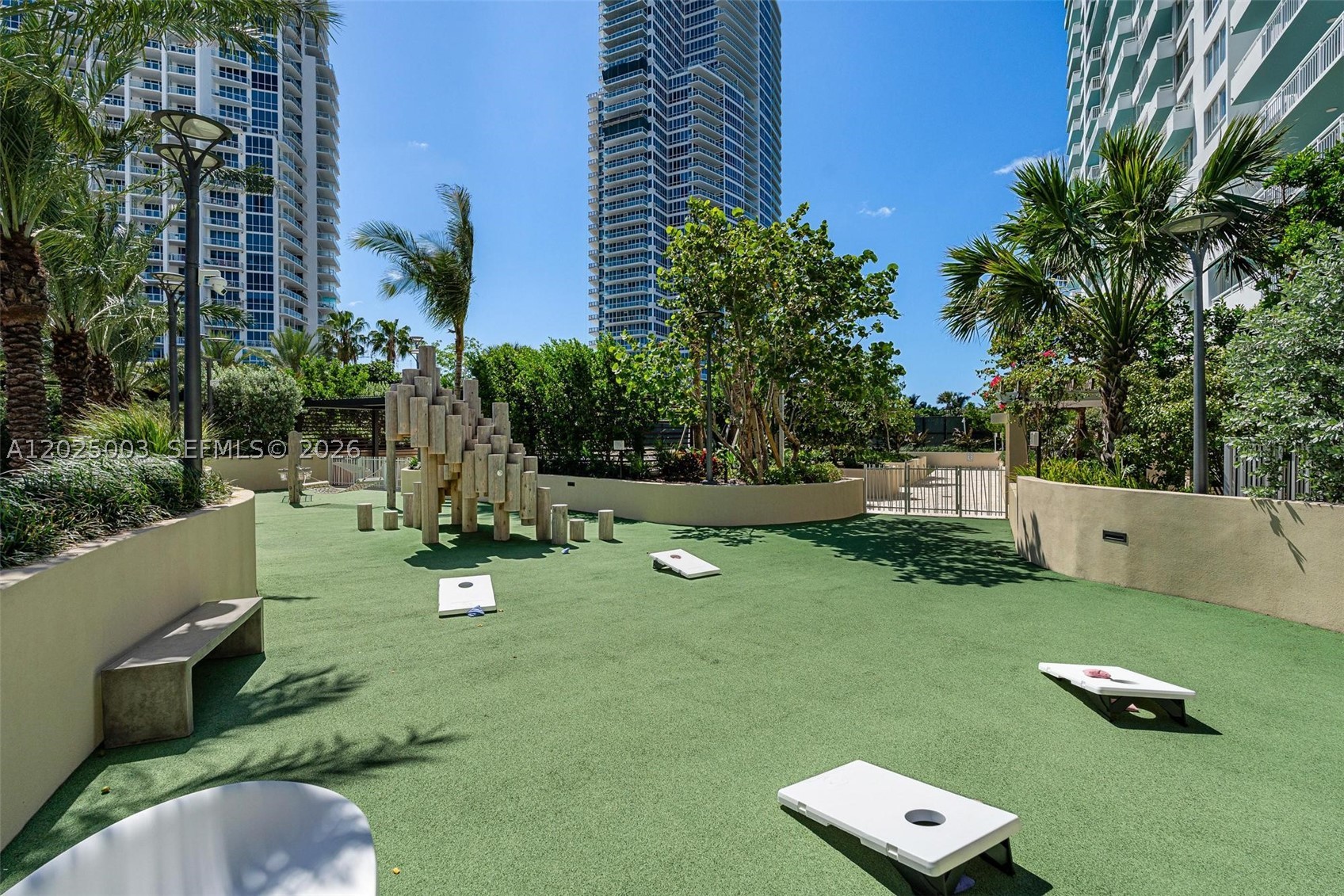 300 S Pointe Dr #1001, Miami Beach FL 33139