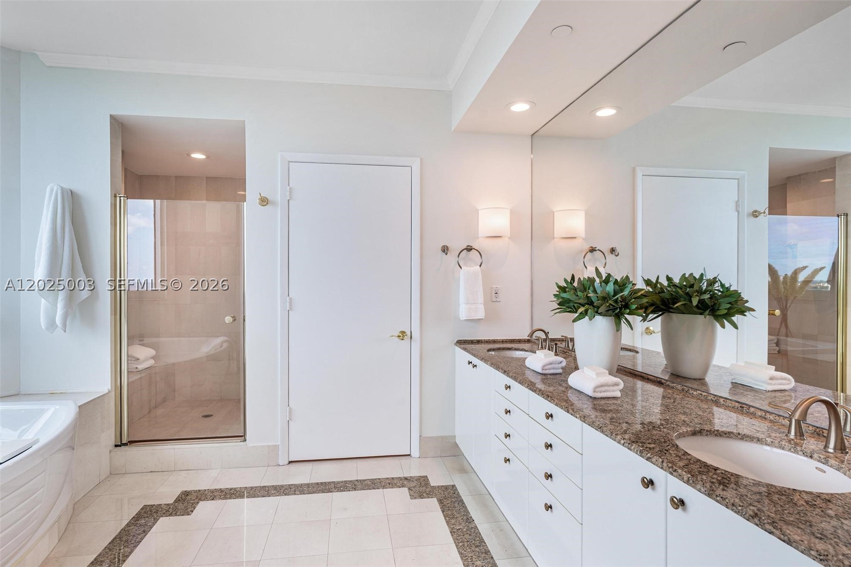 300 S Pointe Dr #1001, Miami Beach FL 33139