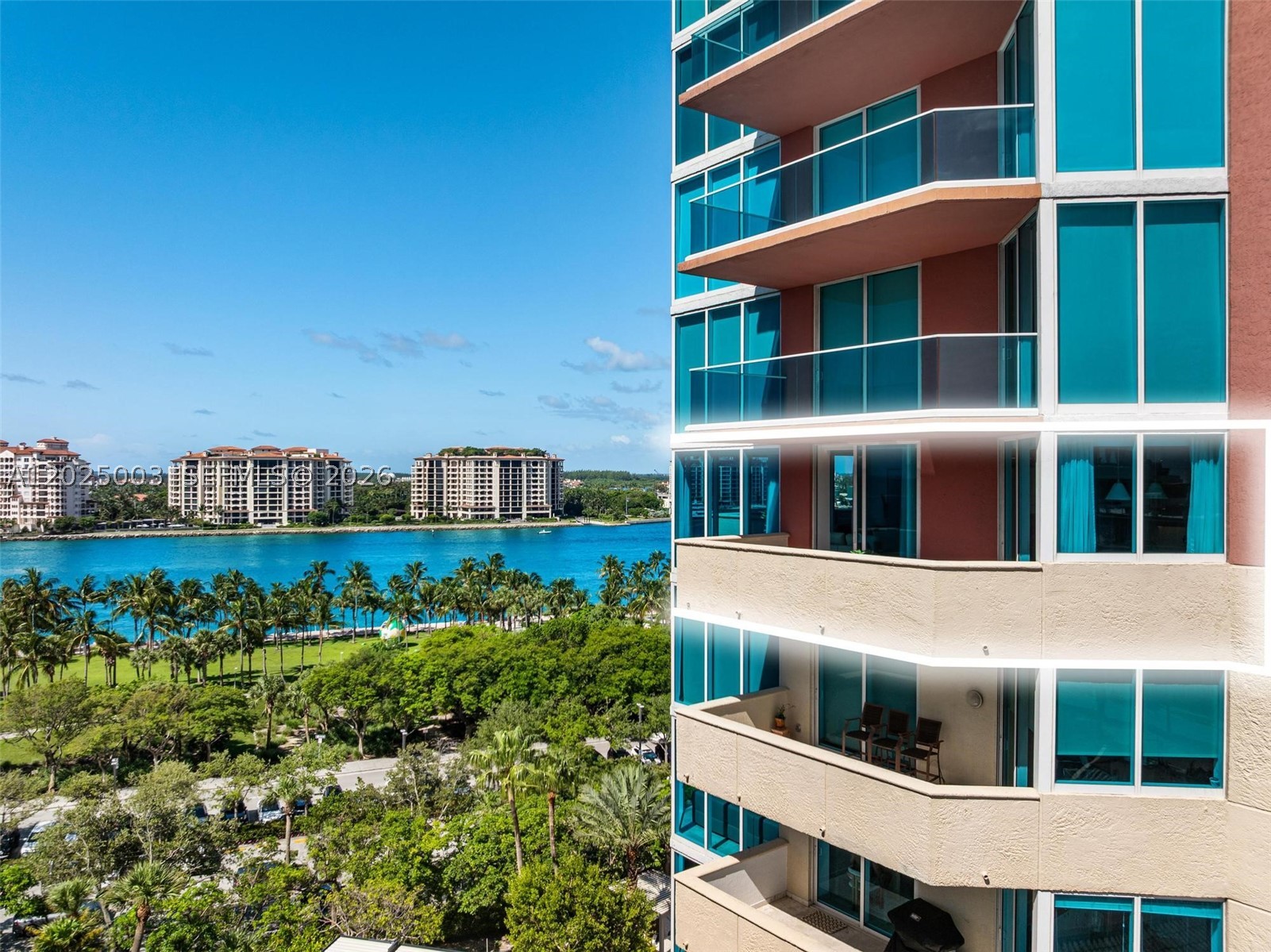 300 S Pointe Dr #1001, Miami Beach FL 33139